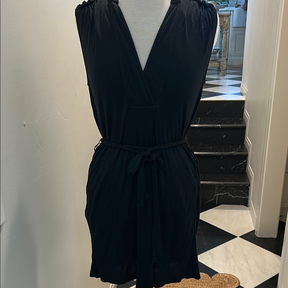 Elegant Black Sleeveless Dress